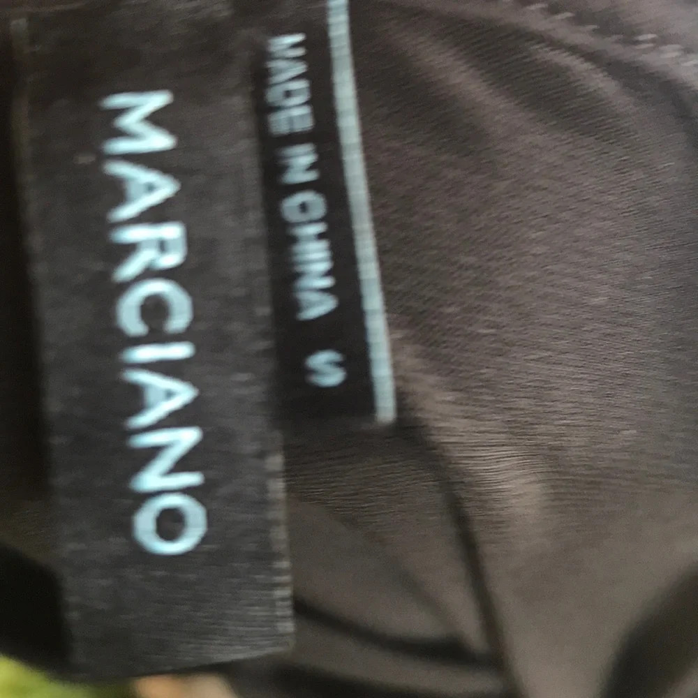 Marciano top with gorgeous neckline detailing - Picture 6 of 7